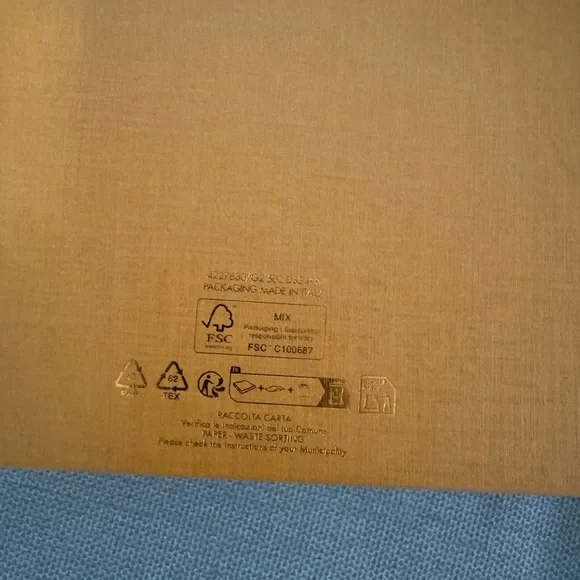 Louis Vuitton Vibrant Orange Sneaker Box - Picture 3 of 7